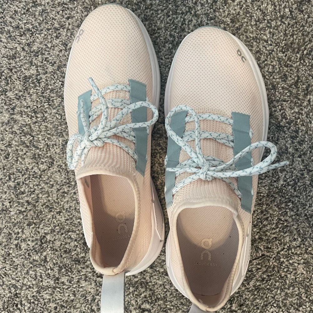 On Cloudeasy, sz 9, worn once, no box.